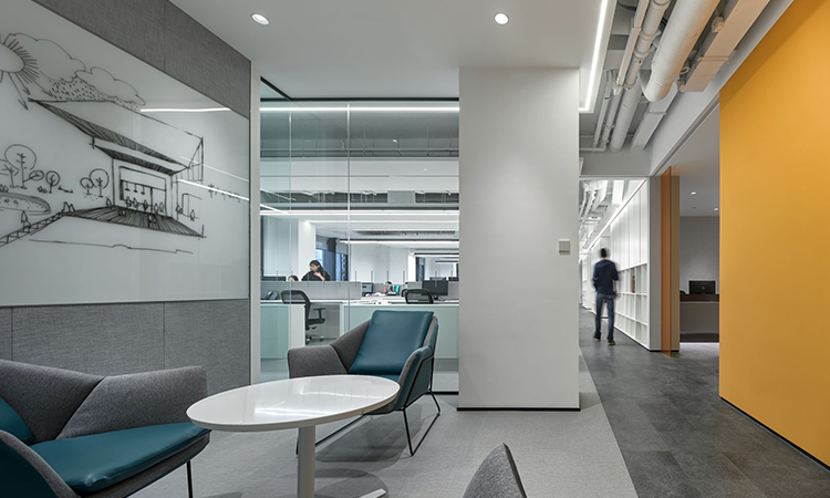 米灰基調(diào)玻璃隔斷辦公室